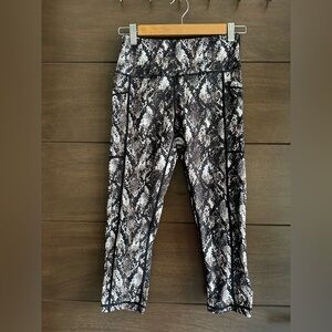 Constantly Varied Gear Brown Snake Print Capri Leggings XS